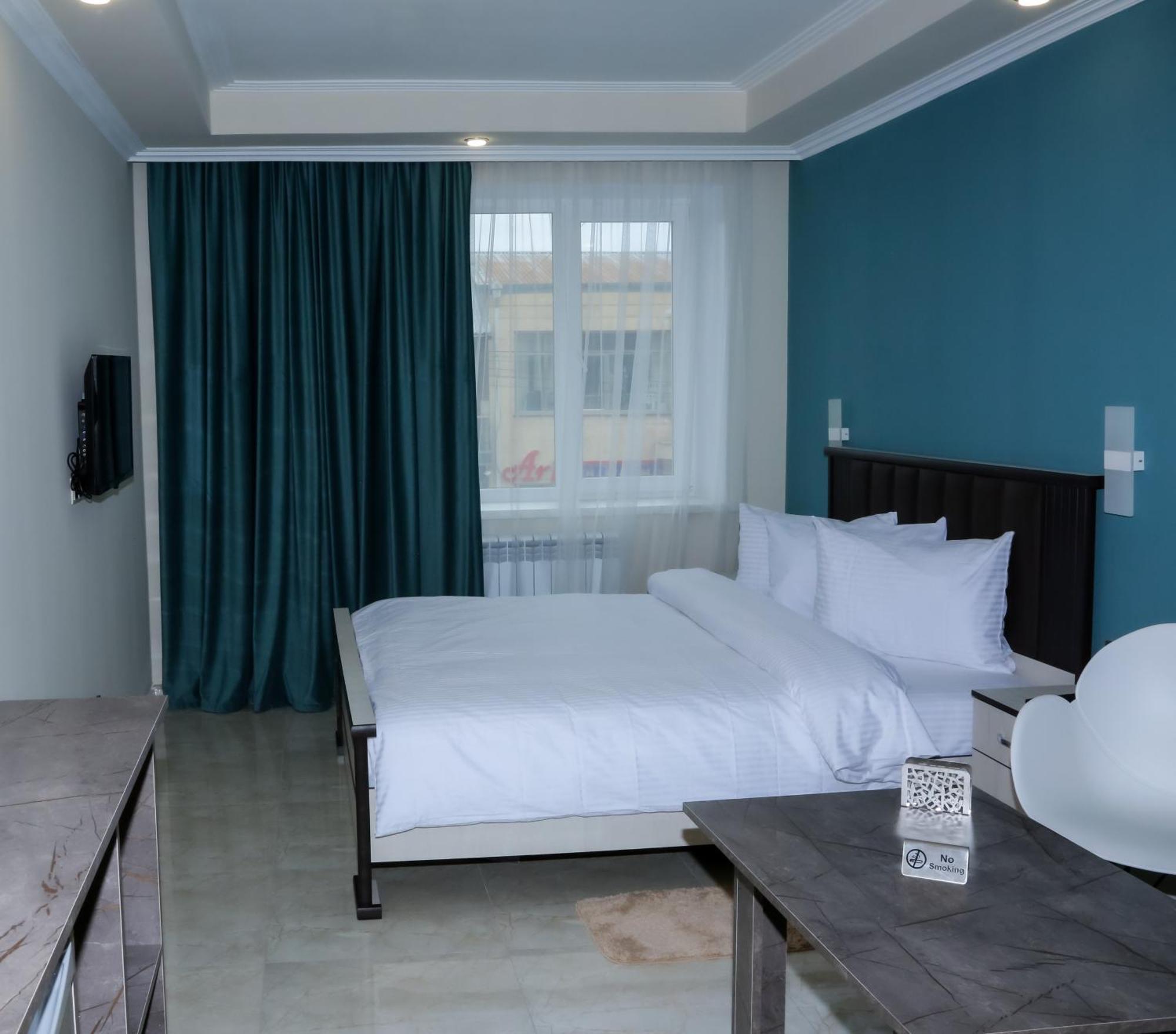 Vell Grey Hotel Martuni Eksteriør billede