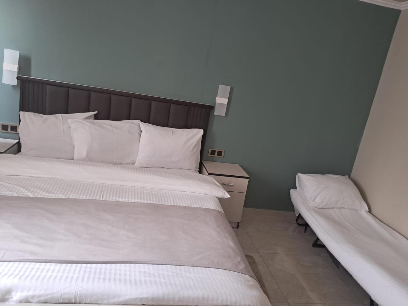 Vell Grey Hotel Martuni Eksteriør billede